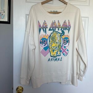 Licensed Band sweatshirt women's XXL Def Leopard Sweatshirt EUC